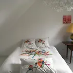 Les Jardins D Isaac Rue De La Musardiere Bed & Breakfast