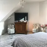 Les Jardins D Isaac Rue De La Musardiere Bed & Breakfast