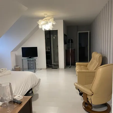Les Jardins D Isaac Rue De La Musardiere فندق مبيت وإفطار *