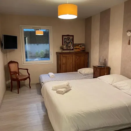 Les Jardins D Isaac Rue De La Musardiere Bed & Breakfast *