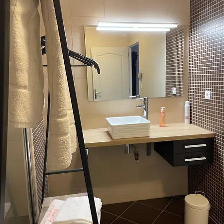 Bed & Breakfast Les Jardins D Isaac Rue De La Musardiere