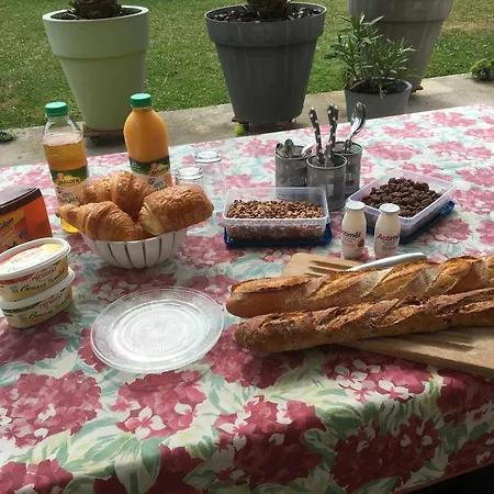 Couette-café Les Jardins D Isaac Rue De La Musardière Le Mans