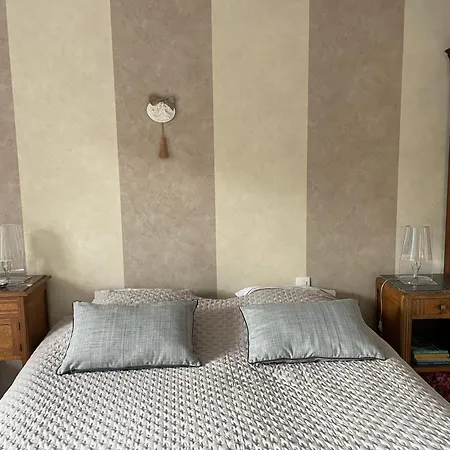 فندق مبيت وإفطار Les Jardins D Isaac Rue De La Musardiere *