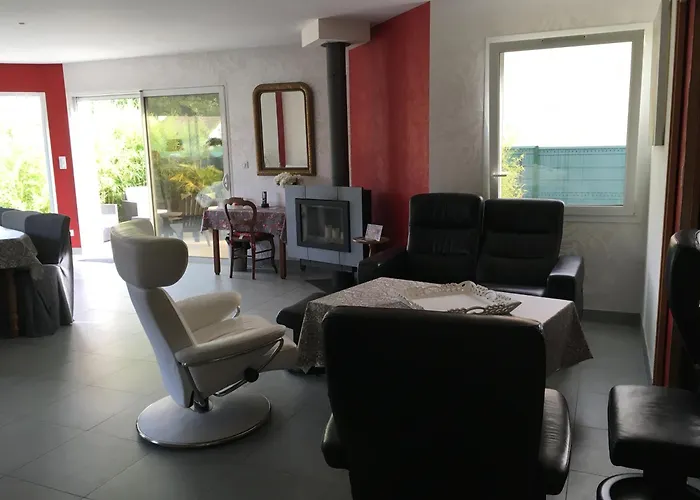 Les Jardins D Isaac Rue De La Musardiere * Le Mans