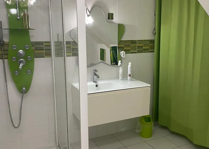 Bed and breakfast Les Jardins D Isaac Rue De La Musardiere Le Mans