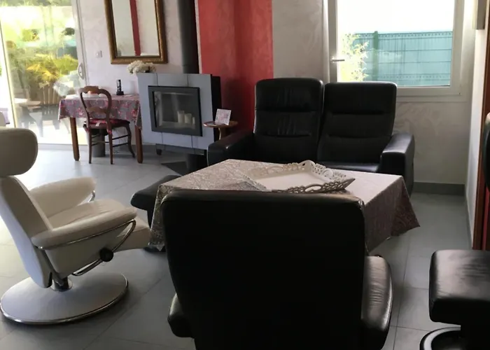 Les Jardins D Isaac Rue De La Musardiere * Le Mans