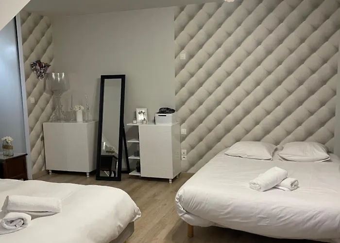 Les Jardins D Isaac Rue De La Musardiere Le Mans