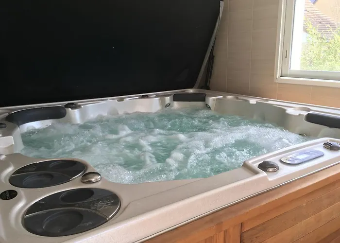 Les Jardins D Isaac Rue De La Musardiere Le Mans