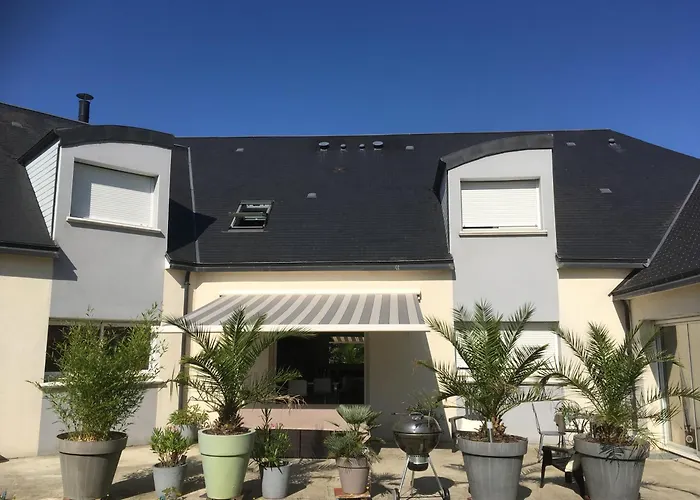 Les Jardins D Isaac Rue De La Musardiere Le Mans