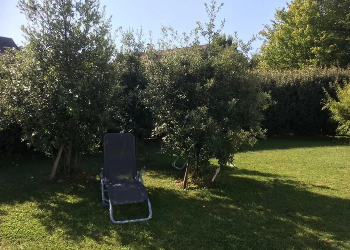 Les Jardins D Isaac Rue De La Musardiere Bed and breakfast Le Mans