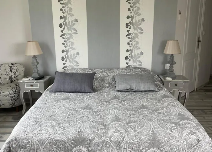 Bed and breakfast Les Jardins D Isaac Rue De La Musardiere