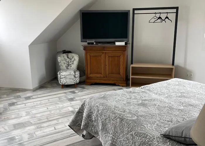 Les Jardins D Isaac Rue De La Musardiere Bed and breakfast