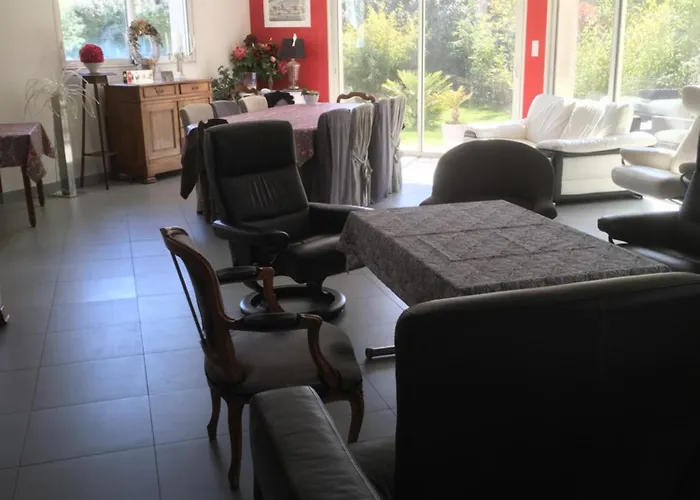 Les Jardins D Isaac Rue De La Musardière Le Mans