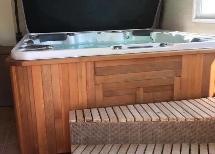 Couette-café Les Jardins D Isaac Rue De La Musardière