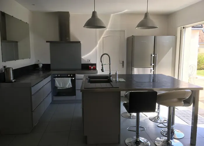 Les Jardins D Isaac Rue De La Musardière Couette-café Le Mans