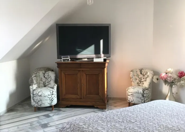 Les Jardins D Isaac Rue De La Musardiere Bed and breakfast