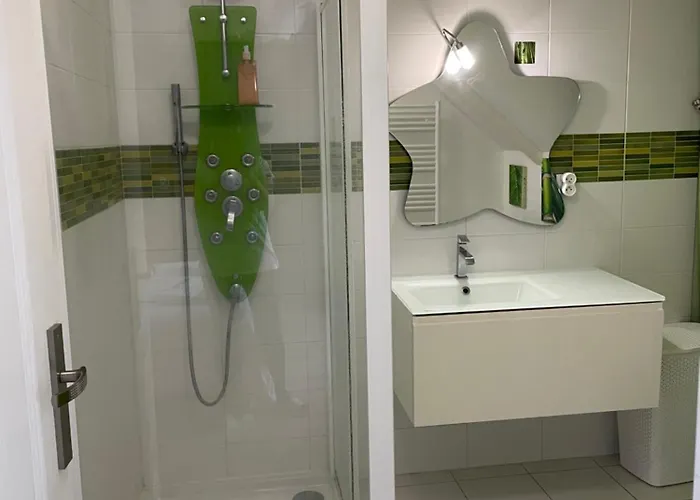 Les Jardins D Isaac Rue De La Musardière Couette-café Le Mans