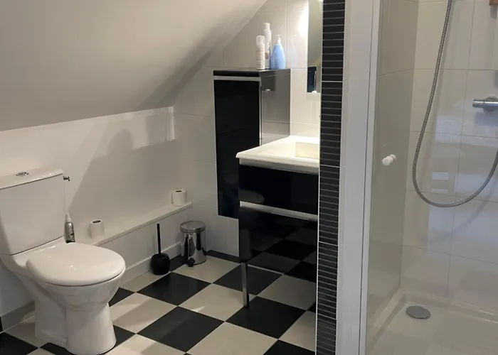 Les Jardins D Isaac Rue De La Musardière Le Mans